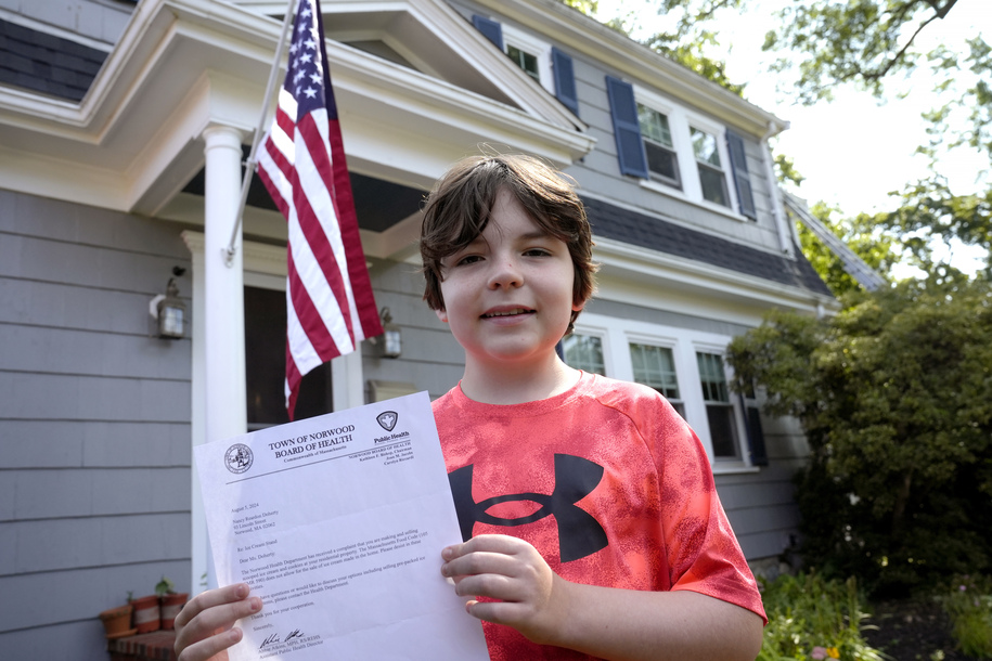 After town closes boy’s ice cream stand, donations and death threats follow